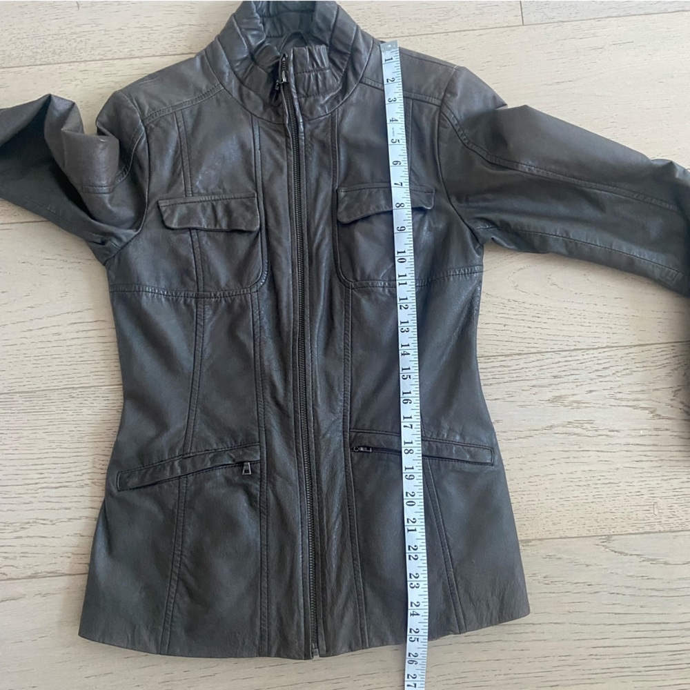 Danier Brown Leather Jacket XS Fitted Mock Neck Tailored EUC - Picture 9 of 9